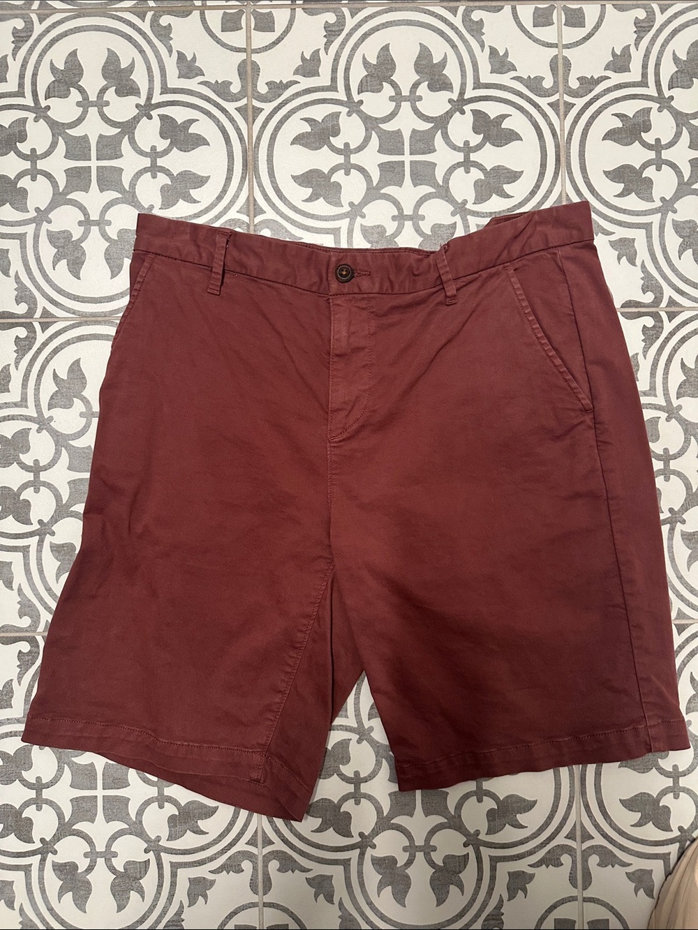 PAIGE Men's Flat Front Shorts in Burgundy